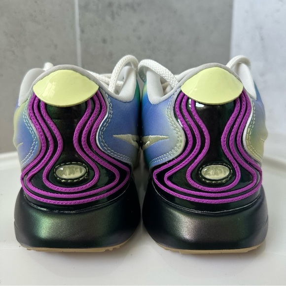 NIKE LEBRON XXI SE Sneaker Size 5 Youth